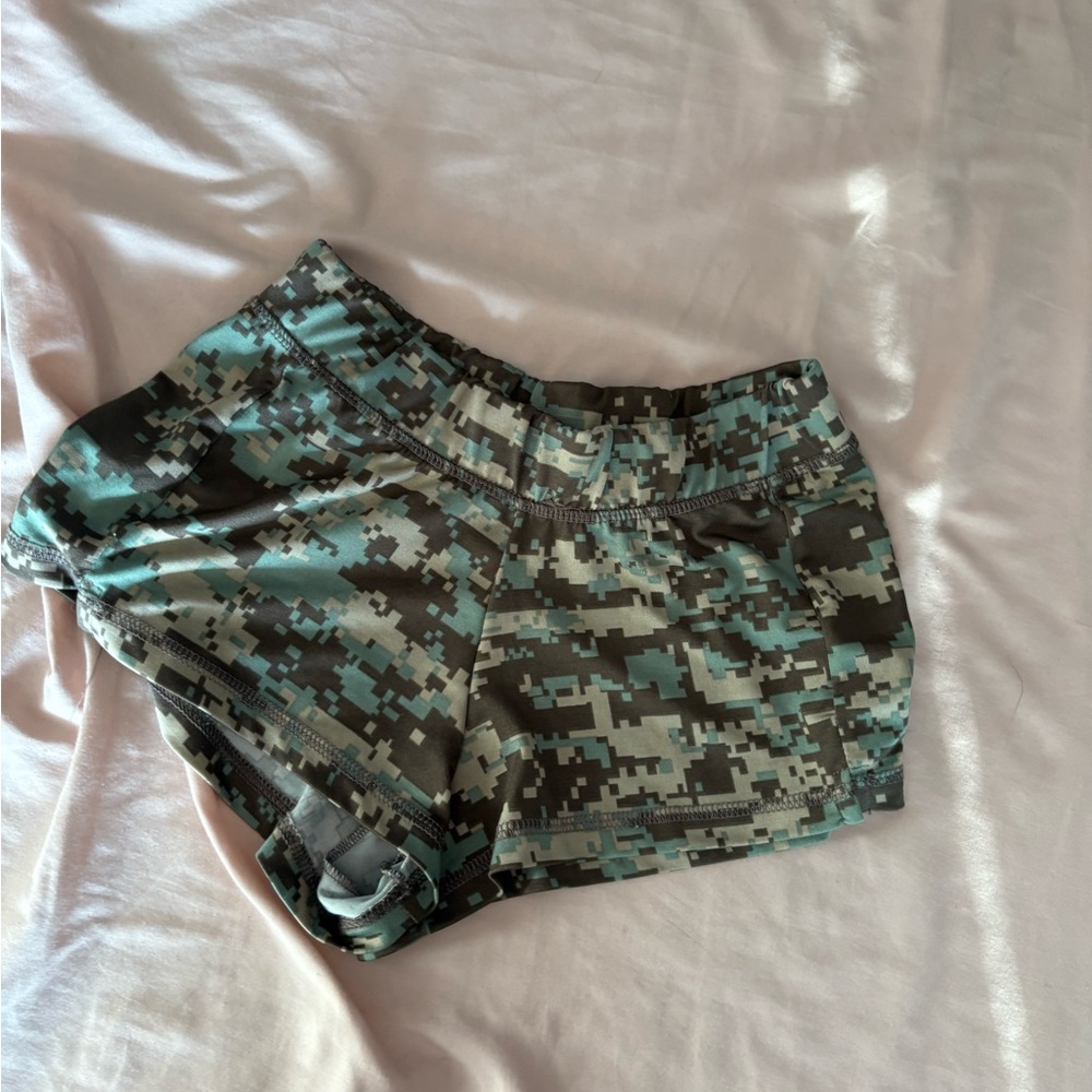 hooters army shorts